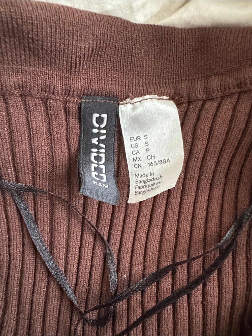 H&M Ribbed Collared V-Neck Sweater Size Small - Picture 3 of 3